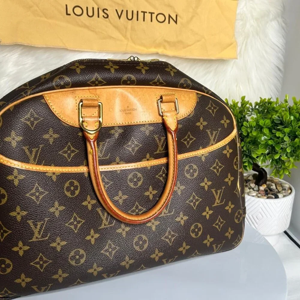 💎✨Authentic✨💎Louis Vuitton Monogram Deauville Hand bag